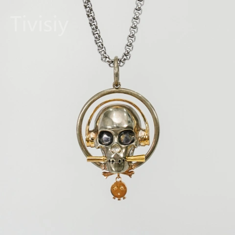 Skull Necklace Pendant Creative Pendant for Relatives and Friends Gift