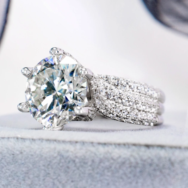 Oversized Super Sparkling Artificial Diamond Ring