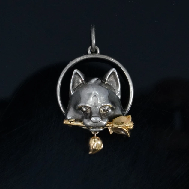 Artistic Fox Pendant With Biteable Mouth