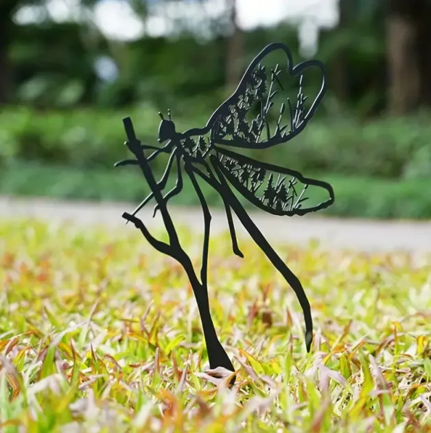 Garden Decor Art - Metal Dragonfly Cardinal Silhouettes Lawn Ornaments, Festival Decorations