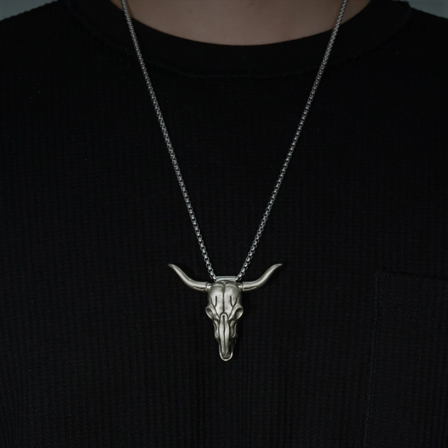 Retro Bull Head Knife Pendant, Bull Head Necklace with Concealed Blade