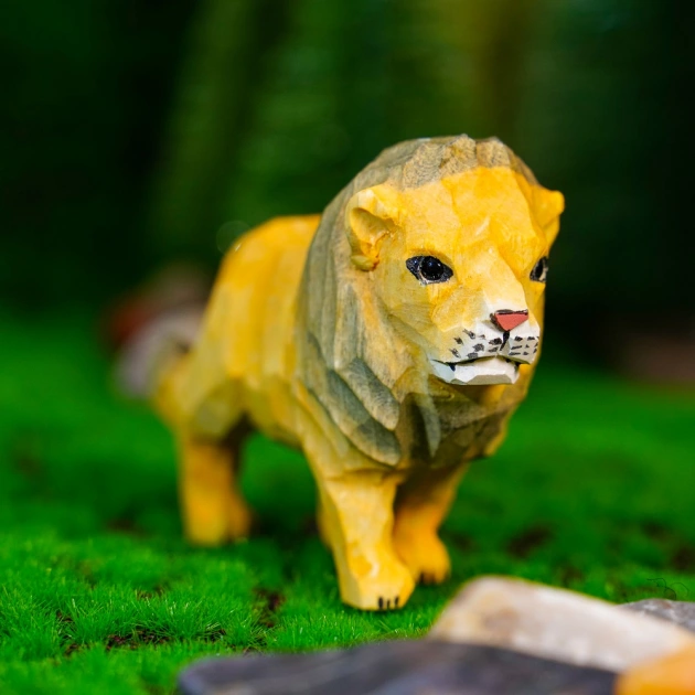 Lion Handmade Wood Carving, Solid Wood Ornaments, Handmade Wood Crafts